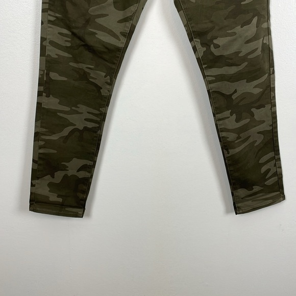 Levi's 711 Womens 30 Jeans Camo Green 5 Pocket Skinny Ankle Leg Casual Pants - Picture 4 of 12